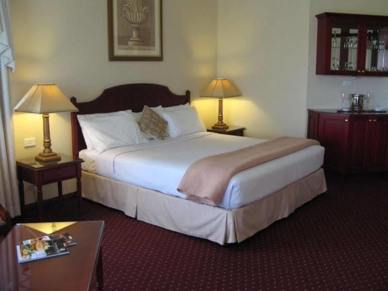 Camden Valley Inn Екстер'єр фото