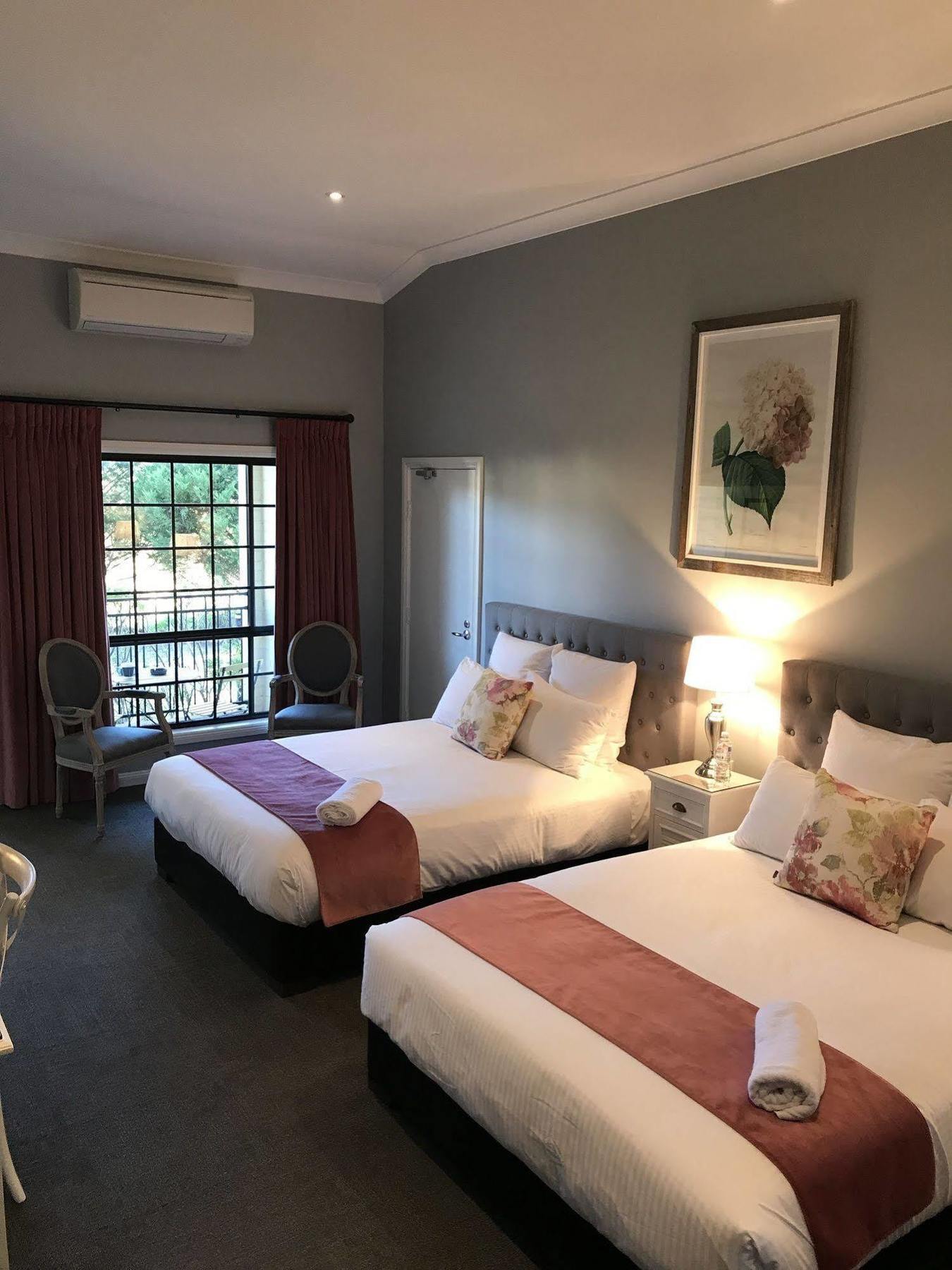 Camden Valley Inn Екстер'єр фото